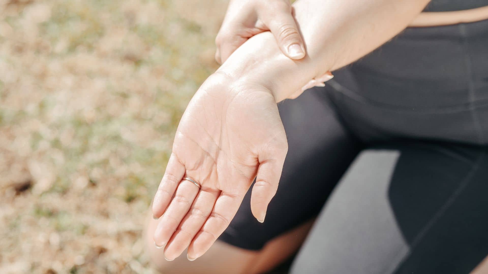 Why You Feel pushups So Much on your wrists (Explained)